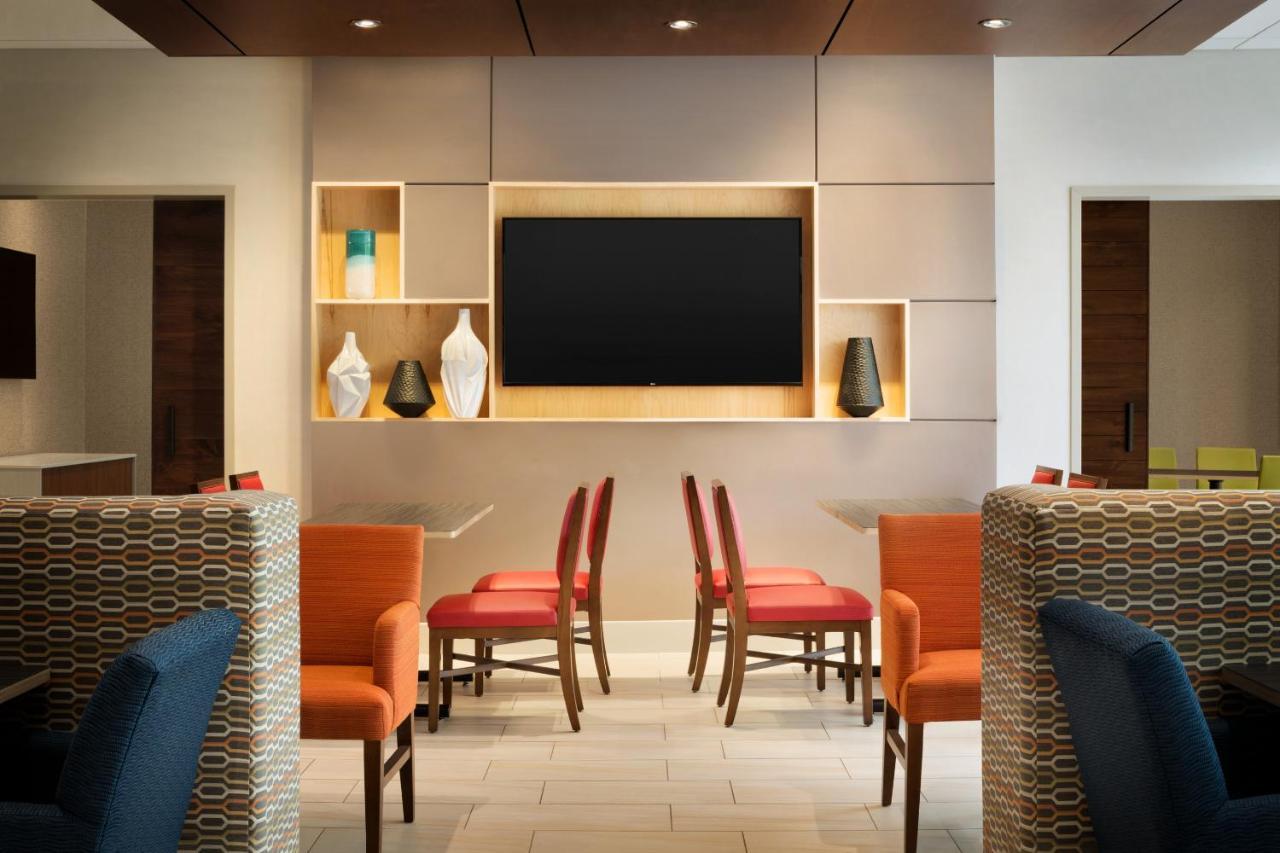Holiday Inn Express & Suites - Grand Rapids South - Wyoming By Ihg Exterior photo